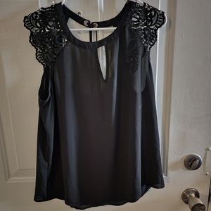 Express Top with Lace Detail, Size L✨